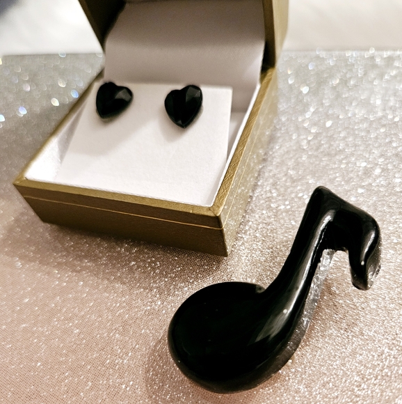 Vintage Plastic Music Note Brooch & Heart Earrings - Picture 1 of 5